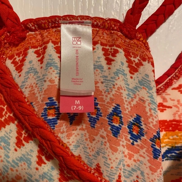 Tribal design tank top size medium - Picture 3 of 3